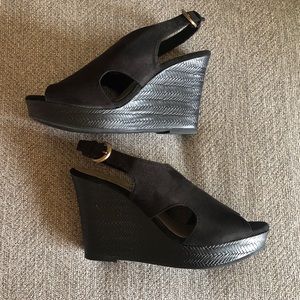MONTEGO BAY CLUB Black Faux Suede Wedges size 7.5